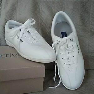 Easy Spirit women's shoes